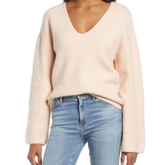 Treasure & Bond Ribbed Pale Pink V-Neck Sweater - Picture 1 of 6
